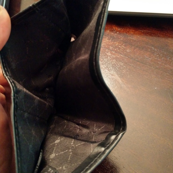 Perry Ellis Wallet - Picture 5 of 7